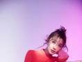李菲儿最新粉色系写真曝光 纤腰美背展甜美气场