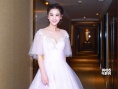 黄圣依唯美写真仙气足 二胎后仍骨感身材似少女