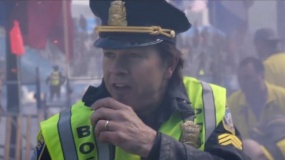 《恐袭波士顿》警力全开特辑 分秒必争锁定嫌犯
