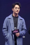 韩庚曝不会与前任有瓜葛 与郑恺斗舞狂“开车”