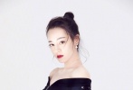 在《三生三世十里桃花》饰演青丘帝姬凤九，凭借精湛的演技获得了上海电视节“白玉兰奖”最佳女配角的提名。