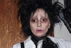此外，Lady Gaga cos的剪刀手愛德華也十分炫酷！