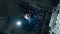 《太空救援》曝“浩瀚”版预告 宇宙奇观险象环生