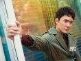 深邃電眼殺！馮紹峰秋日寫真輕松演繹舒適熟男風(fēng)