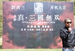 由游戲IP改變的電影《真·三國無雙》由周顯揚執(zhí)導(dǎo)、監(jiān)制，國內(nèi)部分的拍攝已于十月正式殺青，現(xiàn)劇組赴新西蘭拍攝。此前電影只發(fā)布了角色的背影照，而角色正面照首次曝光。古天樂飾演的呂布，王凱飾演的曹操，楊祐寧飾演劉備，韓庚飾演的關(guān)羽以及張建聲飾演的張飛造型首露真容。呂良偉飾演的袁紹與古力娜扎飾演的貂蟬則沒有出現(xiàn)在現(xiàn)場。