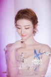景甜粉色禮服下