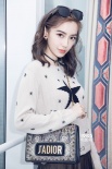 baby時尚大片婀娜多姿 星星上衣配紗裙少女感十足