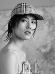 国际范！刘雯登封面自由随性 姿态从容唯美动人