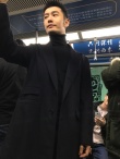 黃曉明坐北京地鐵出行 一臉無辜仿佛被人