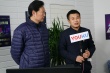 《青春不留白》热拍 尹大为赞小鲜肉值钱