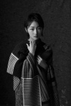 周冬雨登《人物》特刊封面 被贊