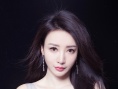 柳岩鱼尾银裙惊艳红毯 获颁“年度突破女演员”