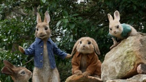 《比得兔》预告 动物伙伴走钢索玩儿的就是心跳