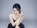 高圆圆最新时尚写真清新灵动 甜笑妩媚长腿吸睛