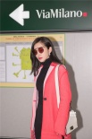 李冰冰受邀赴米兰时装周 机场LOOK彰显女王范儿