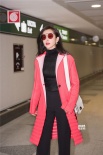 李冰冰受邀赴米兰时装周 机场LOOK彰显女王范儿