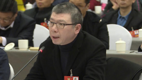委員馮小剛：建議加大培養(yǎng)優(yōu)秀導(dǎo)演人才的力度