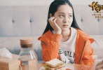 《玲瓏井》的終極預(yù)告以“有個(gè)女學(xué)生失戀了跳了下去，尸體就再也沒(méi)有找到，有人說(shuō)晚上的時(shí)候見(jiàn)到她了，傳說(shuō)變成了女鬼”的畫(huà)外音作為開(kāi)端，表明這一切離奇事情的發(fā)生都和玲瓏井密切相關(guān)。隨著音效的逐漸加強(qiáng)，若隱若現(xiàn)的哭聲、一閃即逝的的鬼影、井底浮現(xiàn)的冤魂等恐怖元素接連出現(xiàn)，女主角方若萱和結(jié)尾面露詭異笑容的小女孩究竟是什么關(guān)系？留給觀眾極大的想象空間。