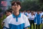 這一張張年輕的面孔、返璞歸真的細(xì)節(jié)無一不在喚起大眾對曾經(jīng)美好時光的懷念，影片青春活力的氛圍與春天朝氣蓬勃的象征意義不謀而合，也與影片的宣傳語“春暖花開，青春萬歲”相得益彰。