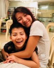 盧芳曬全家福為胡軍慶生 16歲女兒大長(zhǎng)腿實(shí)力搶鏡