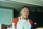是枝裕和在采訪中表示：“我跟拍《如父如子》時打過交道的律師和法官交談時，他們每個人都告訴我‘法庭不是決定真相的地方’，我覺得這很有意思，我想拍一部關(guān)于真相不被揭露的法庭電影。通常電影會在結(jié)尾得知真相，但是這部電影，只有審判的過程，而真相并不是所有人都看的到?！? class=