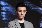 據(jù)介紹，電影《暗黑者：死亡通知單》故事講述在某個城市，有組織發(fā)放“死亡通知單”，將在何時以何罪名向何人執(zhí)行死刑，即使收到通知單的人報案，獲警方貼身保護，該組織照樣能突破重圍，輕而易舉地手刃受刑人。警方為此成立項目小組，卻揭出背后還隱藏著更大的陰謀。