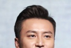 蕭定一還透露，未來一定會考慮和內(nèi)地導(dǎo)演合作，但要尋找合適的機會，“警匪類的題材可能香港導(dǎo)演拍比較好，有些可能內(nèi)地導(dǎo)演拍得好?！? class=