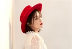 阚清子为时尚杂志拍摄了一组风格多变的大片。