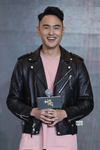 神探蒲松龄》)在京举行发布会,监制阿甘,导演严嘉携主演成龙及阮经天