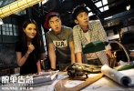 值得一提的是，為了配合這次路演活動(dòng)，片方還貼心發(fā)布了全新系列海報(bào)，董子健、鐘楚曦、春夏三人在暖色調(diào)背景下搔首、微笑、歪頭，鄰家范兒的青蔥味道撲面而來，十分契合影片4月20日春暖花開時(shí)上映的晚春暖心基調(diào)。整個(gè)路演活動(dòng)將于3月28日正式開啟，并持續(xù)到4月27日。