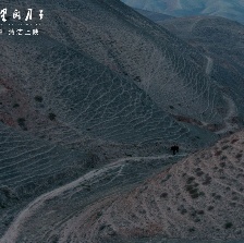 清水里的刀子