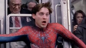 《蜘蛛侠2》片段 蜘蛛人摘下面具暴露身份
