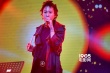 窦靖童音乐节开唱亲友团助阵 这俩人偶遇不尴尬？