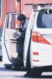 蘇！王俊凱自駕車片場上班 真·秋名山車神超A