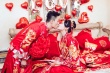 惠若琪大婚晒中式婚纱照 新郎新娘甜蜜亲吻