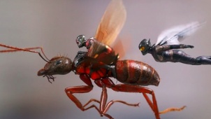 《蚁人2：黄蜂女现身》预告片 变大变小随意变