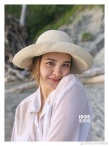 钟丽缇混血大女儿近照曝光 卷发深V装继承性感身材