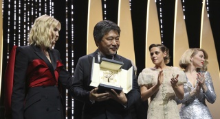 是枝裕和拿下第71届戛纳金棕榈 日本影史第五座_欧洲_电影网_1905.com