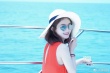 趙麗穎罕見曬性感美照 海邊度假大秀“蛇精腰”