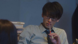 《君主！先发制人》预告片