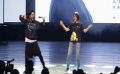 黄渤导演了《一出好戏》 和粉丝狂欢重演《最好的舞台》