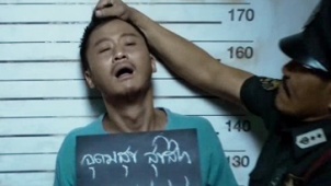 吴京被抓，监狱长竟对他使酷刑！