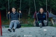 “七月與安生”出游！ 馬思純周冬雨馬路上一字馬