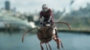 《蚁人2：黄蜂女现身》曝光第三支片段