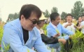 脫貧攻堅戰(zhàn)星光行動 成龍大同下鄉(xiāng)與農(nóng)民親密接觸