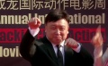 《追龍》導(dǎo)演王晶亮相成龍電影周紅毯 “肥螳螂”重現(xiàn)江湖！