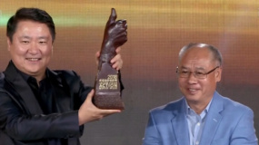 《红海行动》获成龙电影周最佳特技荣誉 李宁现身为其颁奖