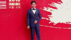 王宝强携《唐探2》亮相成龙电影周红毯：动作与喜剧需兼备！