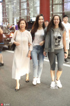 雙方父母見(jiàn)面好事將近？ 盧靖姍妹妹顏值不輸姐姐