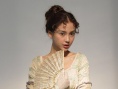 Angelababy删减造型曝光 扮19世纪洋女也很美